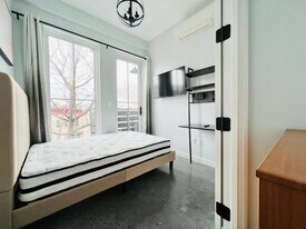 Furnished room/NOT APARTMENT in Brooklyn, NY - Building Photo