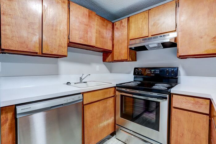 2631 SE 111th Ave in Portland, OR - Building Photo