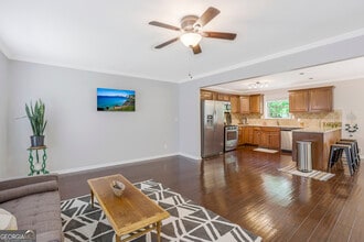 3211 Flamingo Dr in East Point, GA - Building Photo - Building Photo