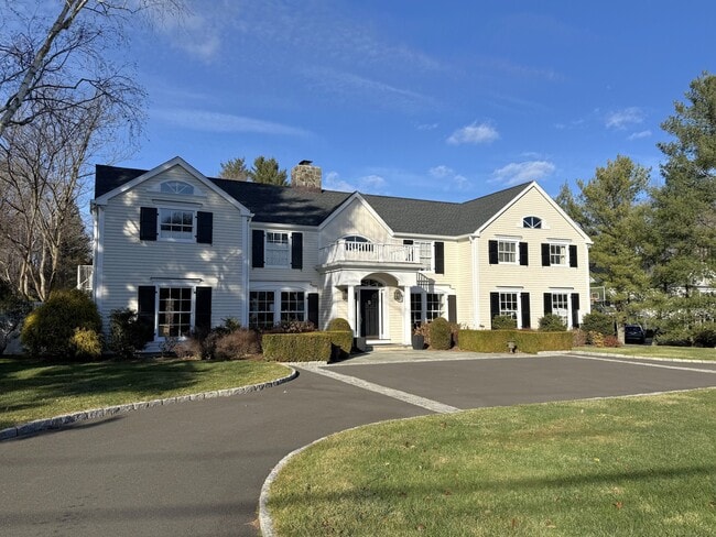 13 Fox Hill Ln