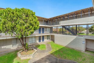 Parkgreen on Gessner in Houston, TX - Building Photo