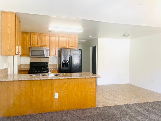 La Casa Elegante in Fresno, CA - Building Photo - Building Photo