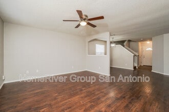 3611 Dunlap Fields in Converse, TX - Foto de edificio - Building Photo
