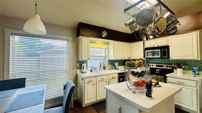 3227 Heron's Point Cir in Kissimmee, FL - Building Photo - Building Photo