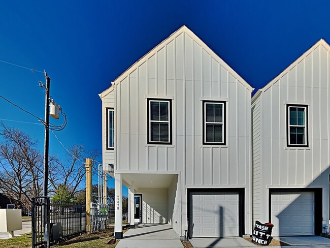 9902 Clark Rd in Houston, TX - Building Photo - Building Photo