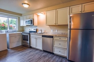 12458 SE 110th Ct, Unit 12458 in Clackamas, OR - Foto de edificio - Building Photo