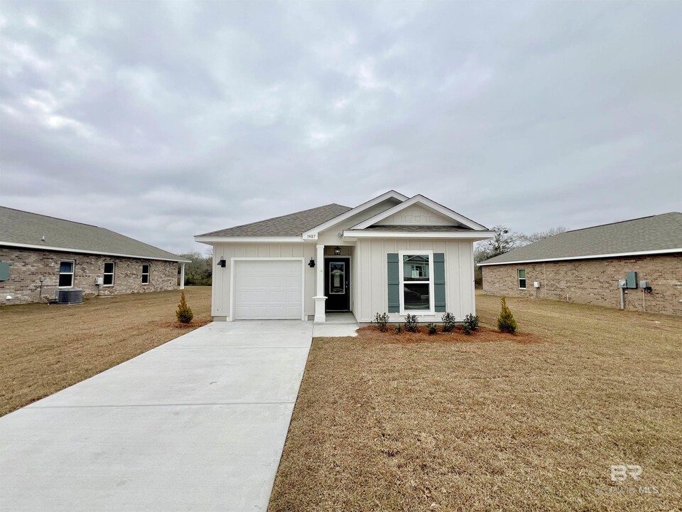 19187 Treehill Ln in Summerdale, AL - Building Photo