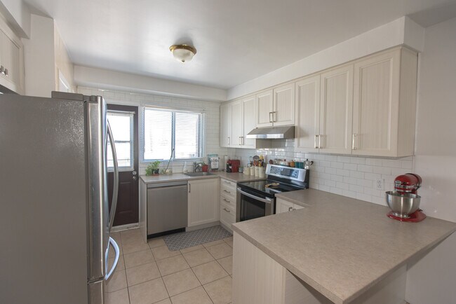 property at 5629 Léopold-Pouliot Rue