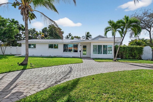 400 SE 5th Ct in Pompano Beach, FL - Building Photo - Building Photo