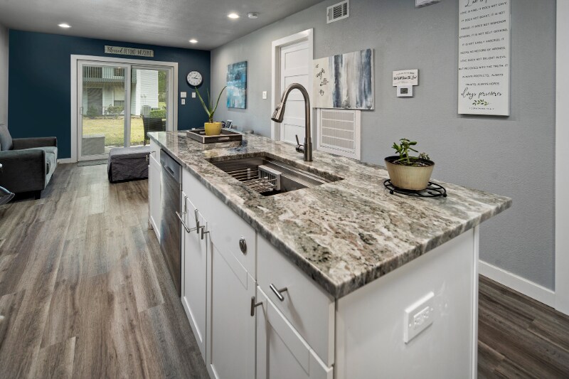 13151 Walden Rd in Montgomery, TX - Building Photo