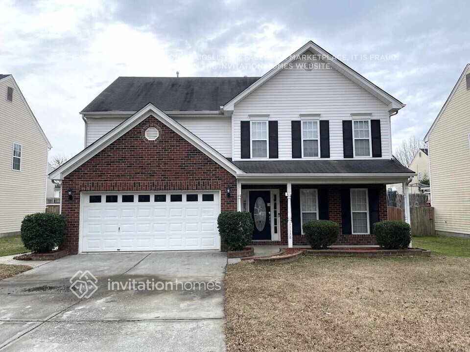 11138 Anna Rose Rd in Charlotte, NC - Foto de edificio