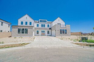 24111 W Corte Escarpa in Santa Clarita, CA - Building Photo