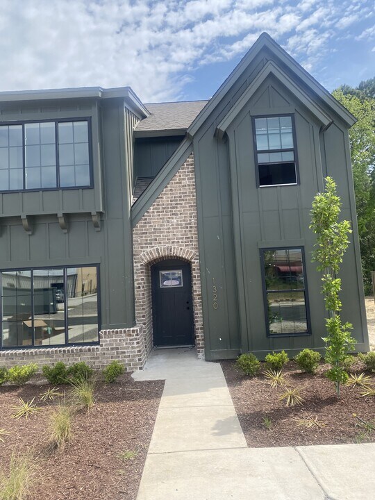 1320 US-1 in Florence, SC - Building Photo