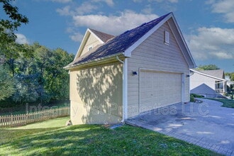 1721 Collins Dr in Platte City, MO - Building Photo - Building Photo