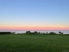 40 Tuthill Point Rd in East Moriches, NY - Building Photo - Building Photo