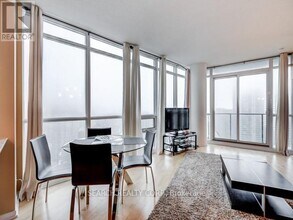 65-3765 Bremner Blvd in Toronto, ON - Building Photo - Building Photo