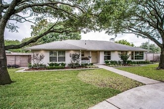 6908 Lavendale Ave in Dallas, TX - Building Photo - Building Photo