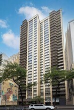 245 E 44th St in New York, NY - Foto de edificio - Building Photo