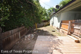 3313 S Oak Dr in Austin, TX - Building Photo - Building Photo