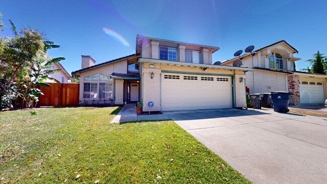 property at 490 Silvertail Pl