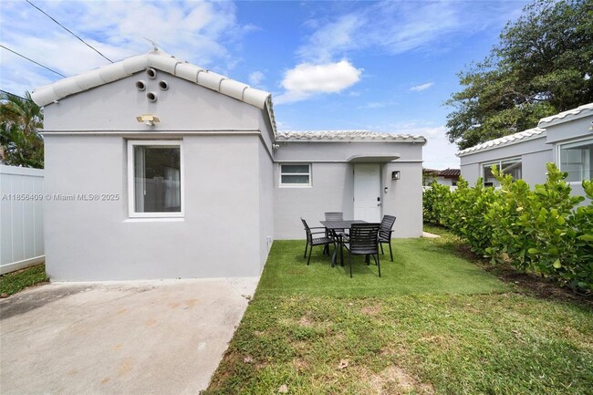 property at 1625 Hollywood Blvd