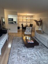 1026 Castilian Ct, Unit 106 in Glenview, IL - Foto de edificio - Building Photo