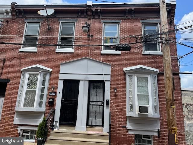 1537 Gillingham St in Philadelphia, PA - Building Photo - Building Photo
