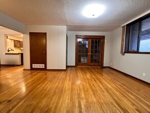 5175 50th Ave in Alta, IA - Foto de edificio - Building Photo