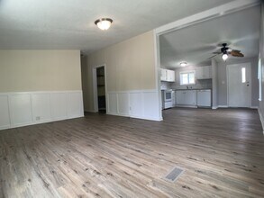 4202 NE 3rd St in Des Moines, IA - Building Photo - Building Photo