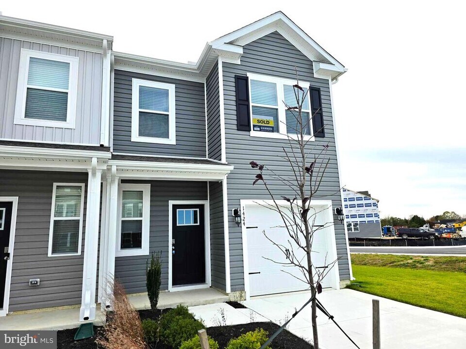 1424 Sugarplum Ln in Salisbury, MD - Building Photo