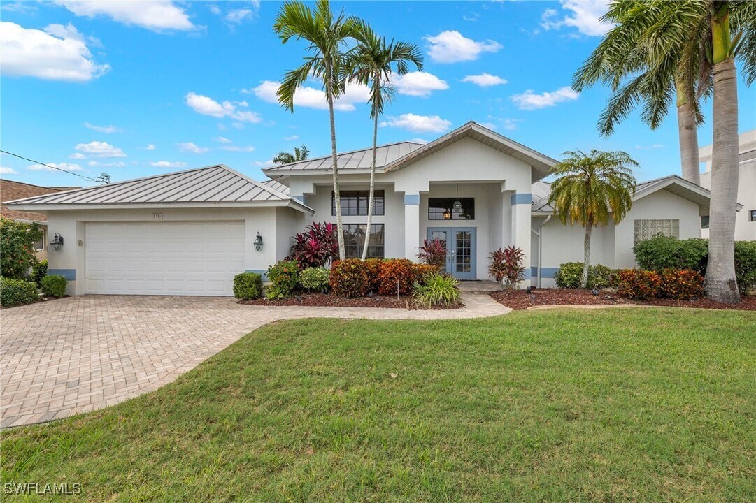 5310 Sands Blvd in Cape Coral, FL - Foto de edificio