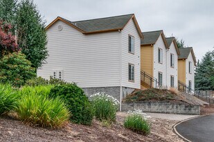 2159 Bailey Hill Rd in Eugene, OR - Building Photo