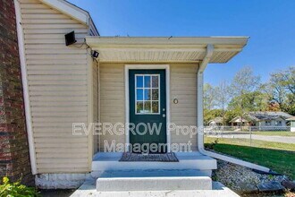 321 Albany St in Indianapolis, IN - Building Photo - Building Photo