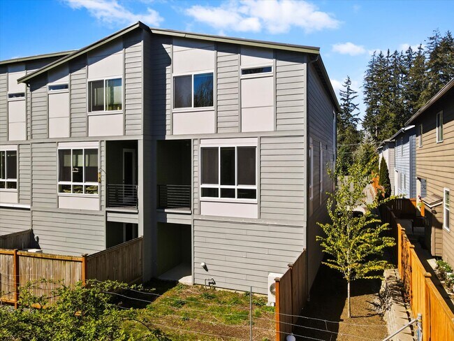 17905 35th Ave SE in Bothell, WA - Foto de edificio - Building Photo