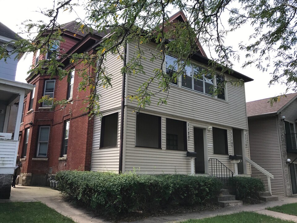 1114 State St in La crosse, WI - Building Photo