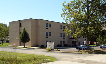 Gihon Unity Apartments in Parkersburg, WV - Building Photo - Building Photo