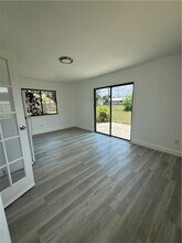 2235 18th Ave SW in Vero Beach, FL - Building Photo - Building Photo