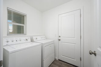 2389 Cottonwood Dr in Bullhead City, AZ - Building Photo - Building Photo