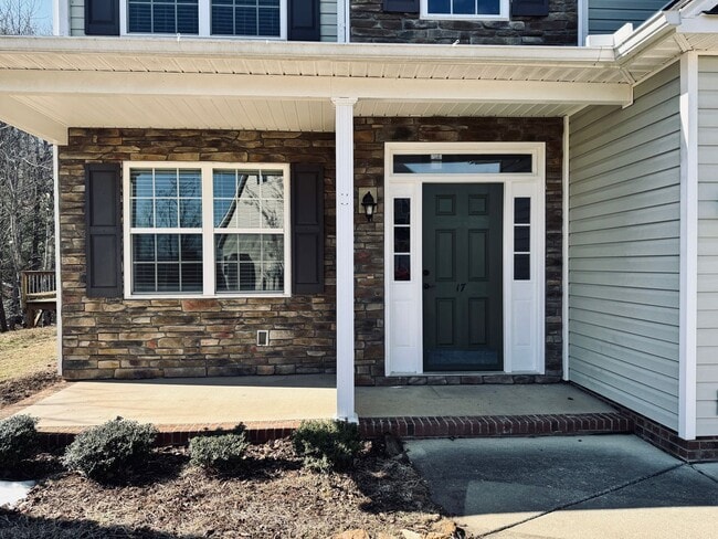 17 Stonebury Dr in Avery Creek, NC - Building Photo - Building Photo