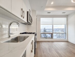 110-18A 18a St NW in Calgary, AB - Building Photo - Building Photo