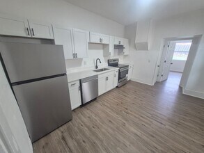 1327 Parkway Ave in Covington, KY - Building Photo - Building Photo