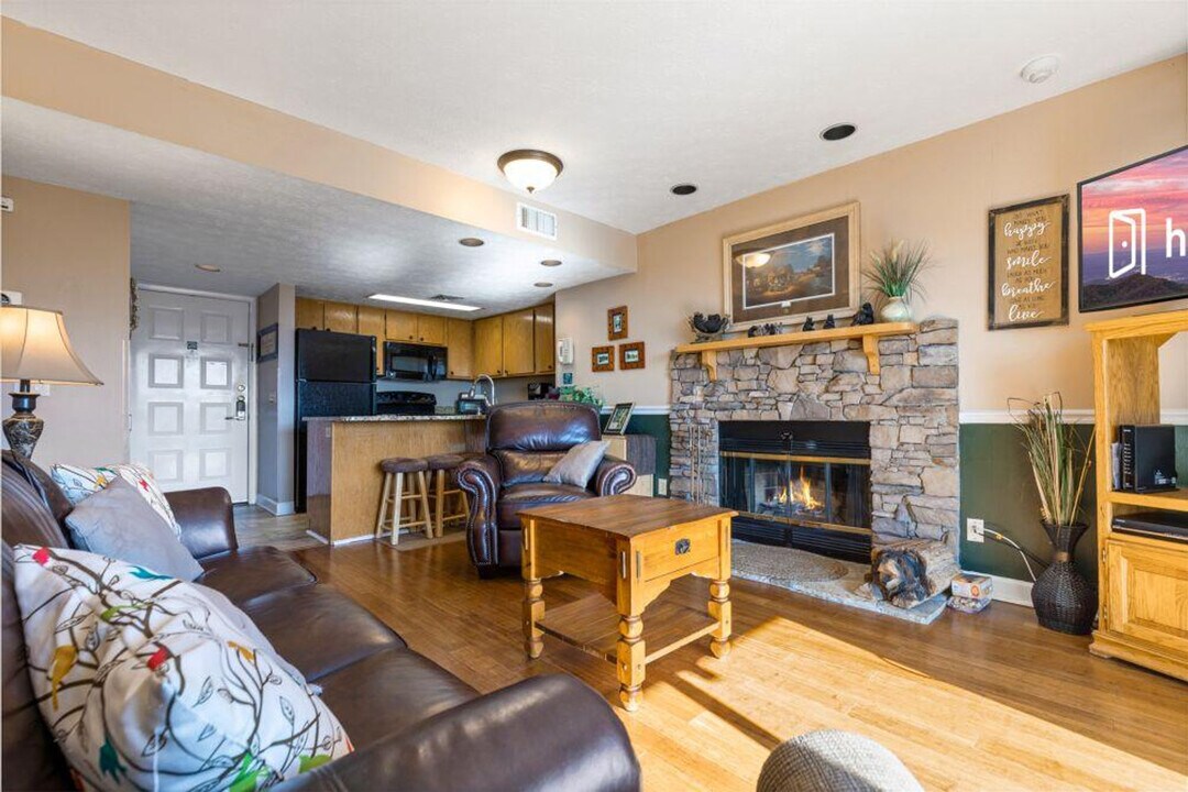 3710 Weber Rd in Gatlinburg, TN - Building Photo