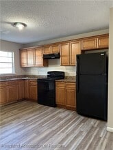 1442 N Melrose Dr in Avon Park, FL - Building Photo - Building Photo