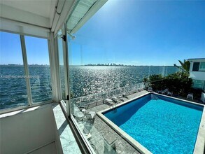 1840 S Treasure Dr in North Bay Village, FL - Building Photo - Building Photo