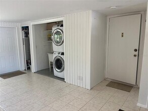 706 White Pine Tree Rd in Venice, FL - Building Photo - Building Photo