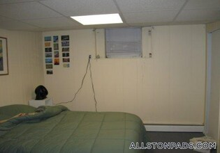 15 Glenville Ave in Boston, MA - Foto de edificio - Building Photo