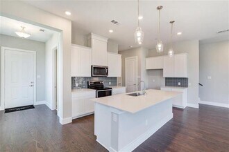 1050 Maverick Dr in Allen, TX - Building Photo - Building Photo