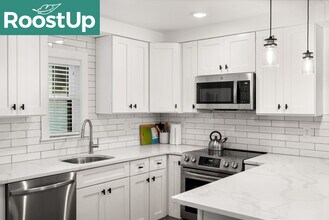 130 Fisher Ave in Boston, MA - Building Photo - Building Photo