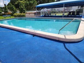 1700 NW 58th Terrace in Sunrise, FL - Building Photo - Building Photo