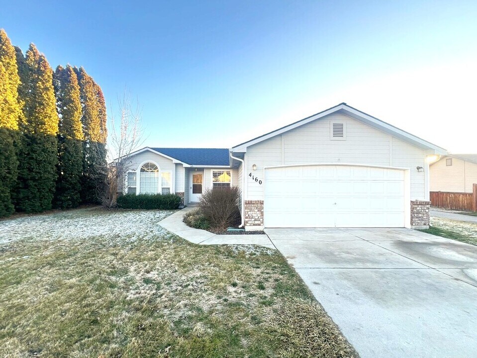4160 E Carnation Ct in Boise, ID - Foto de edificio